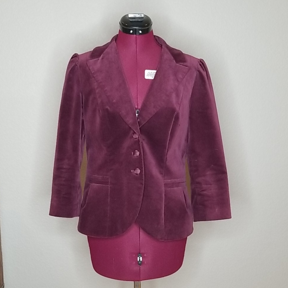 Burgundy velvet 3/4 sleeve blazer
